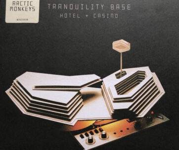 ARCTIC MONKEYS - TRANQUILITY BASE HOTEL..